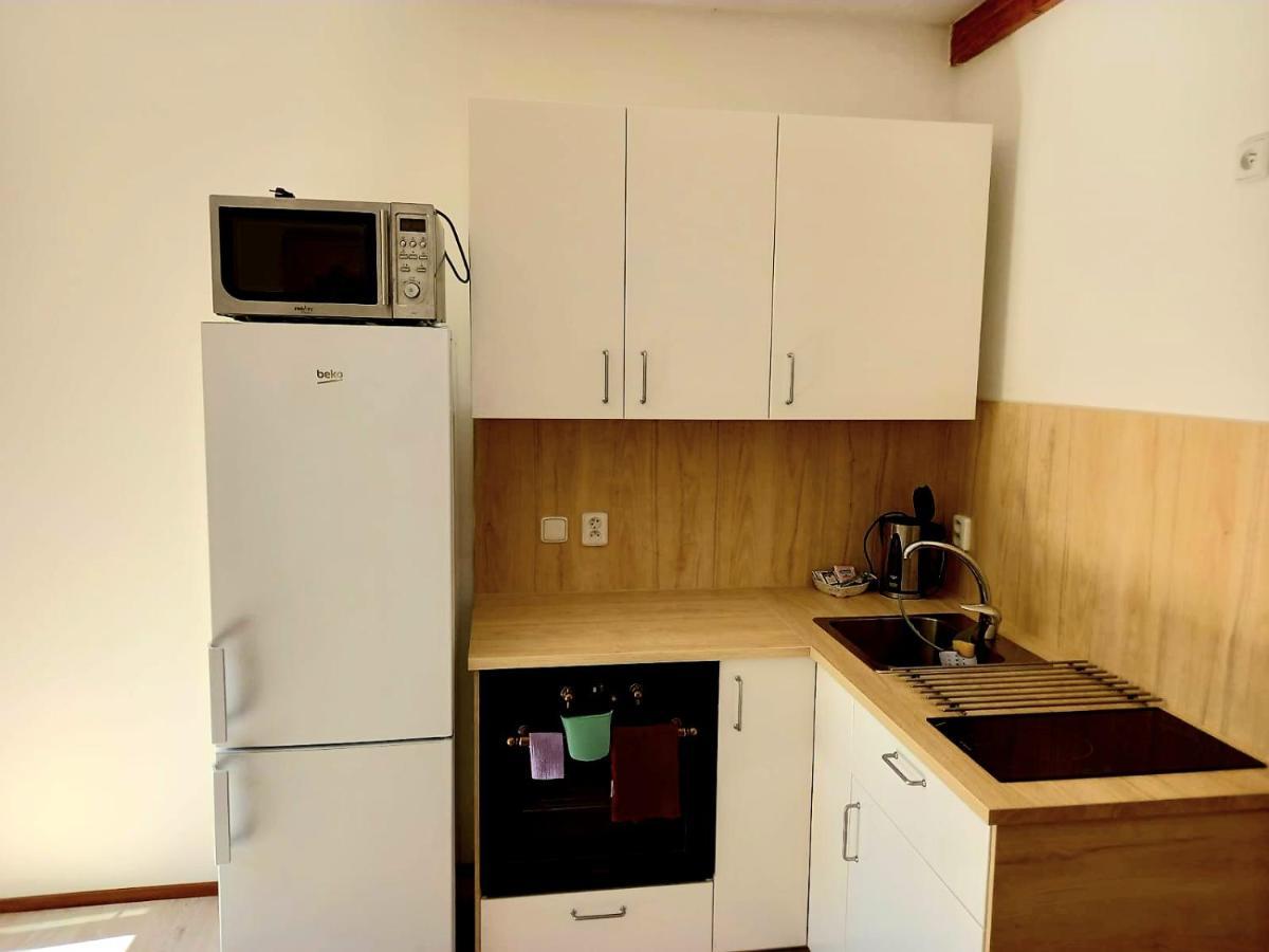 Apartmany Kocanda Jesenice  エクステリア 写真