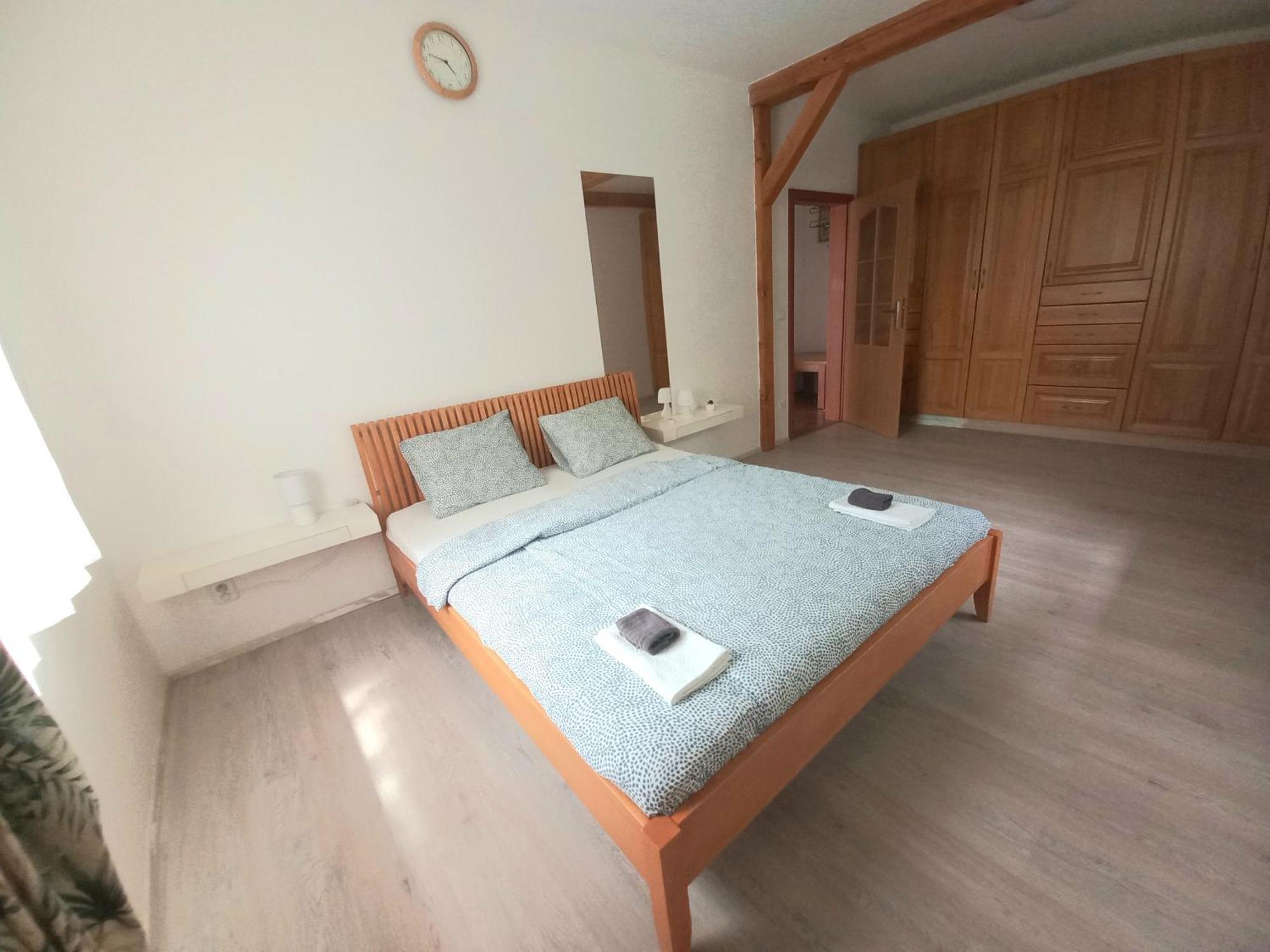 Apartmany Kocanda Jesenice  部屋 写真